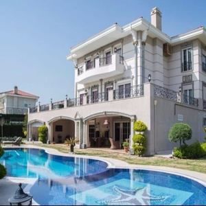 Meet your Posher, Maka